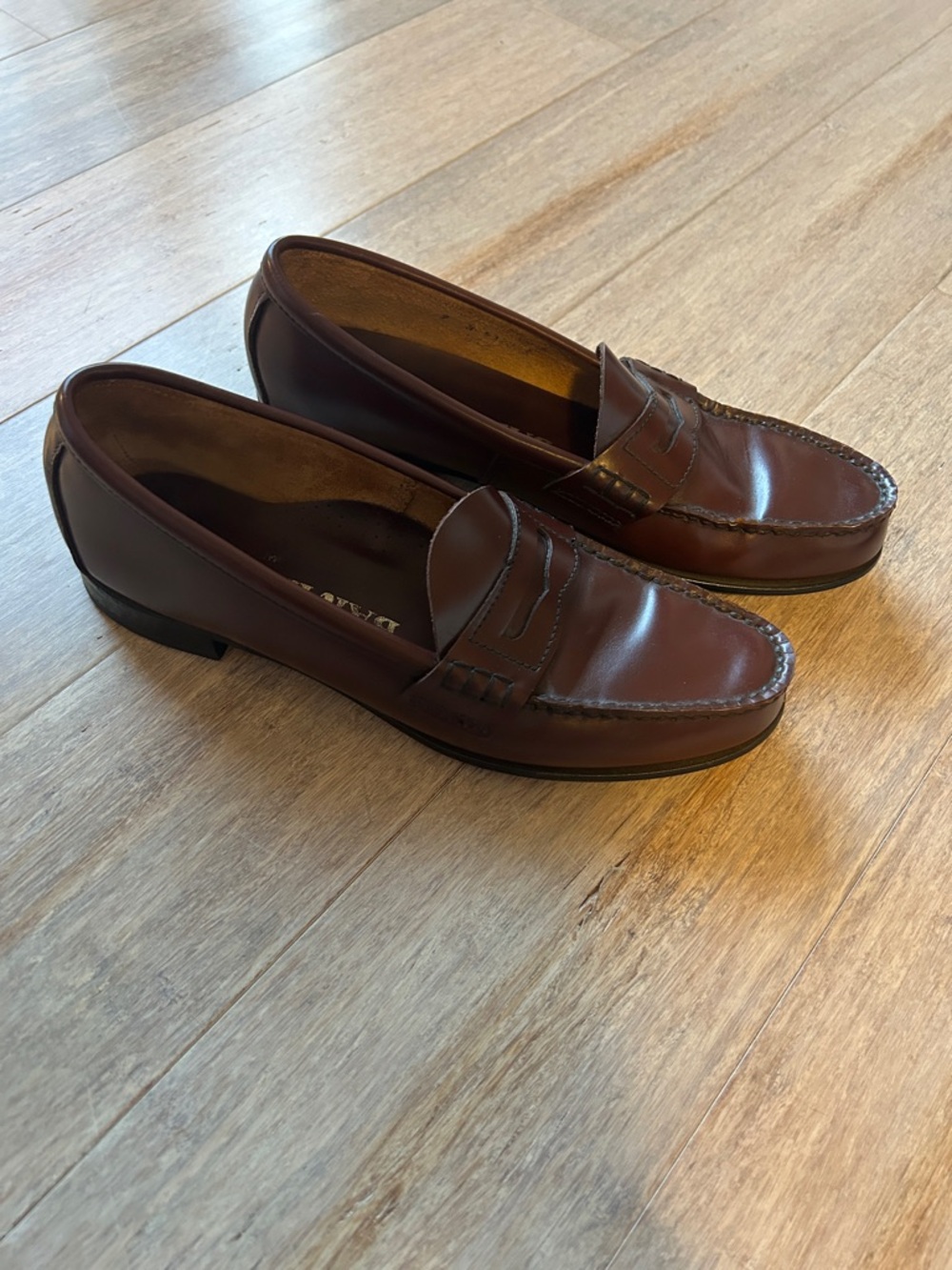 Vintage Bar Harbor burgundy Leather Penny Loafers size 9 made in Maine USA